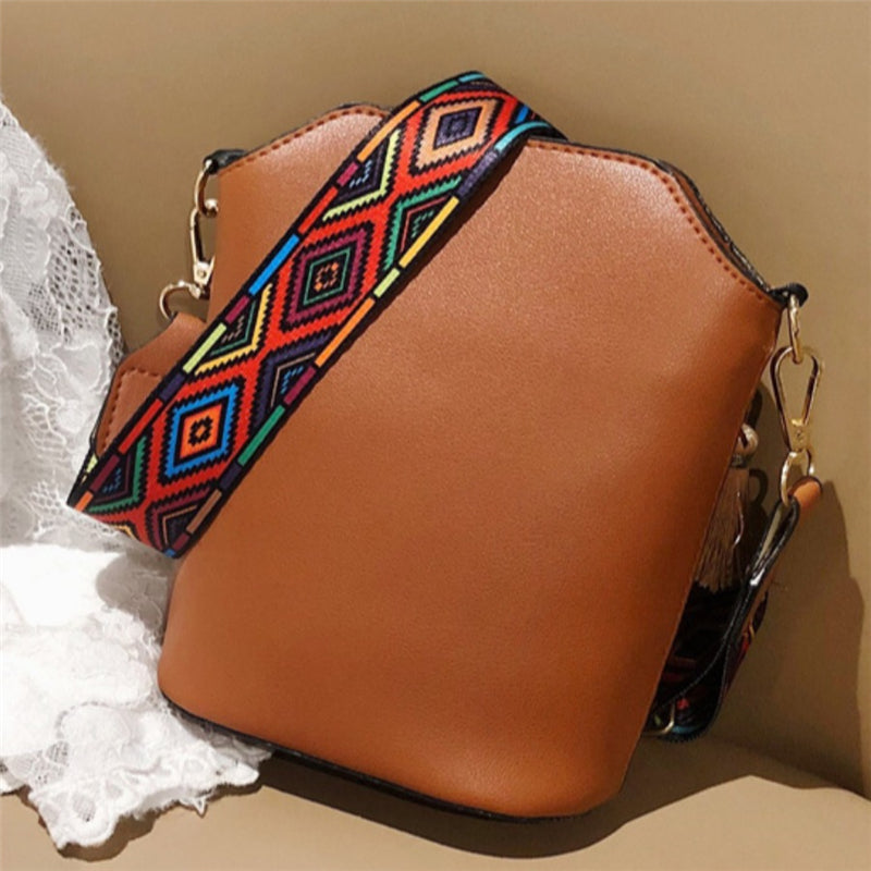 Bolso bandolera informal de moda con diseño de borlas y estampado étnico de patchwork
