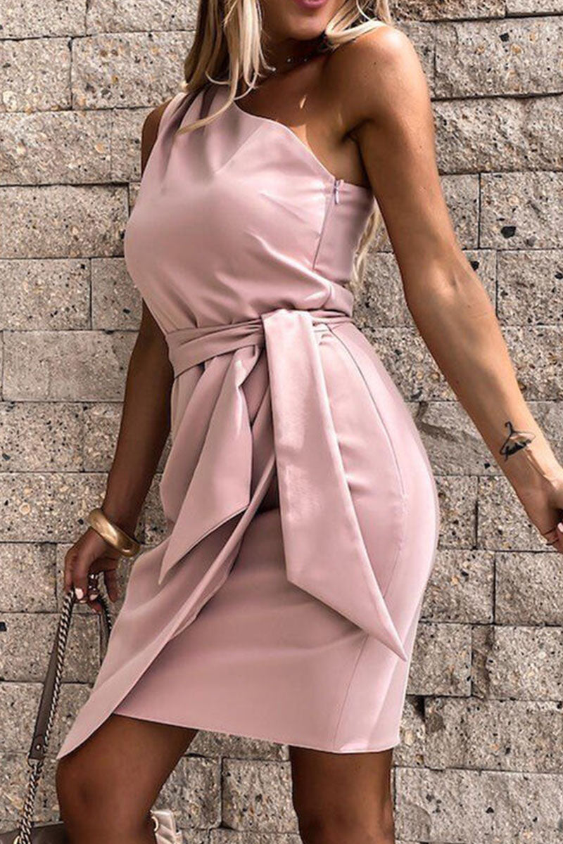 Vestidos irregulares de un solo hombro con parches sólidos de moda simple (5 colores)