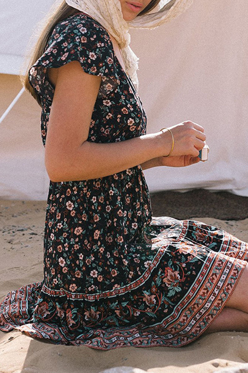 Vestidos de línea A con cuello en V y patchwork con estampado urbano de moda