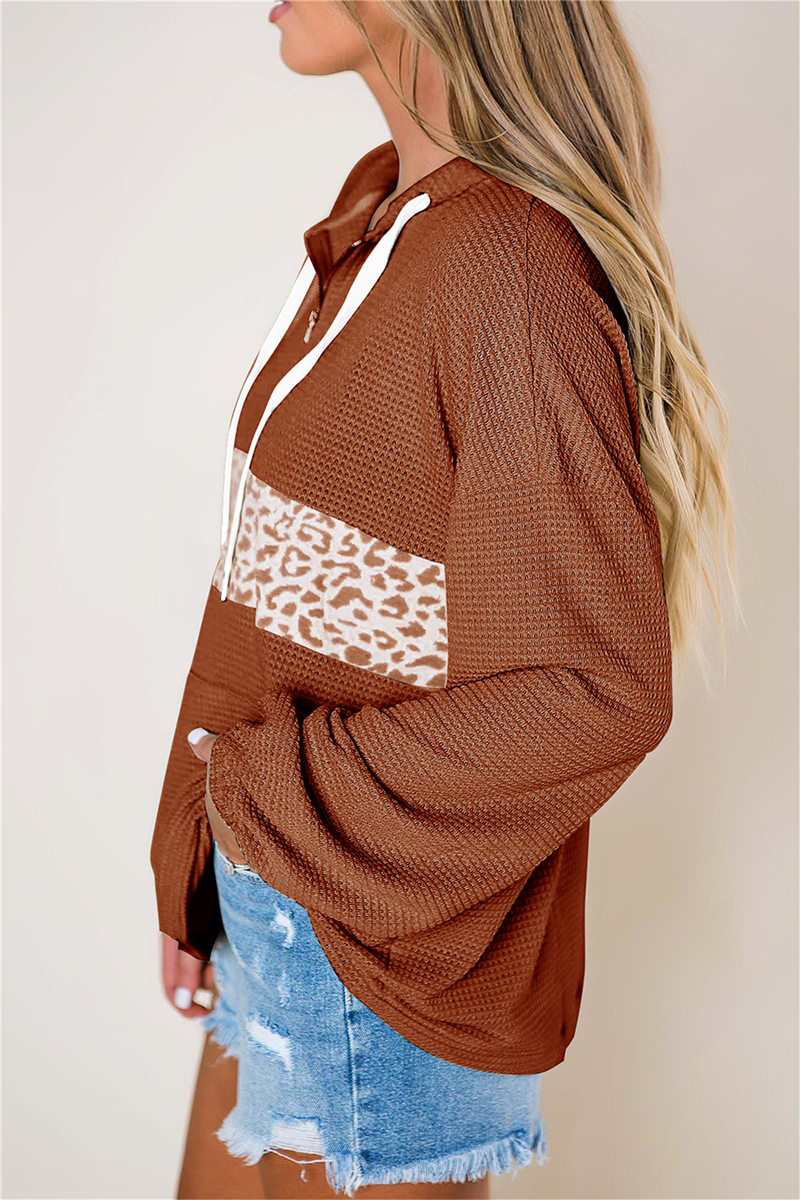 Tops casuales con cuello, capucha y cremallera con bolsillo y estampado