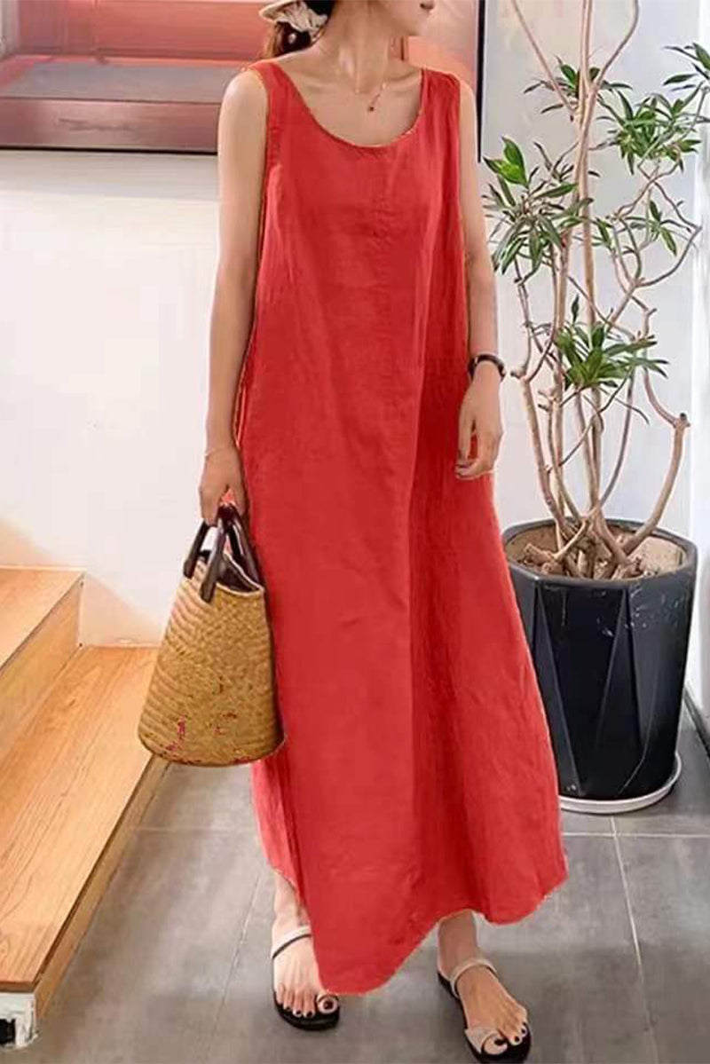Vestido informal sencillo, liso, con bolsillos, cuello redondo y sin mangas.