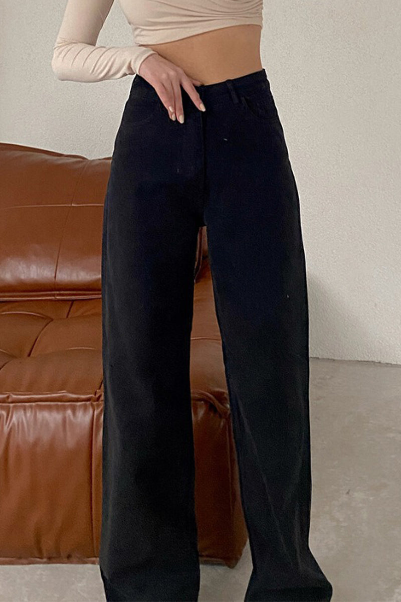 Vaqueros de mezclilla de cintura media con bolsillos lisos y sencillos de estilo casual