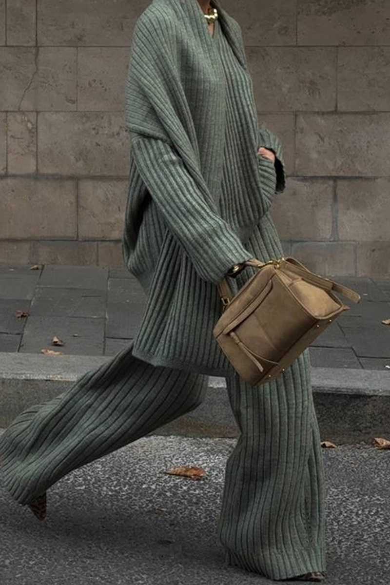 Conjunto informal de dos piezas con cuello en V, manga larga y diseño de agujeros en la calle (incluye bufanda) (3 colores)
