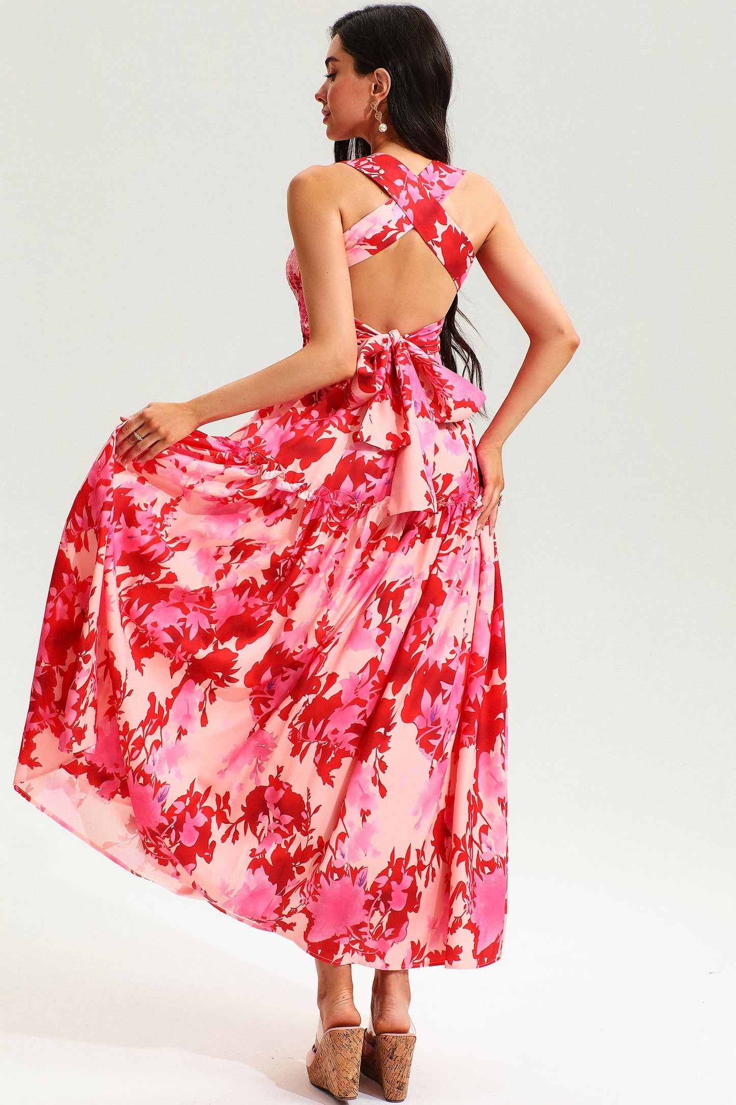 Vestido midi de tirantes elástico fruncido con estampado floral