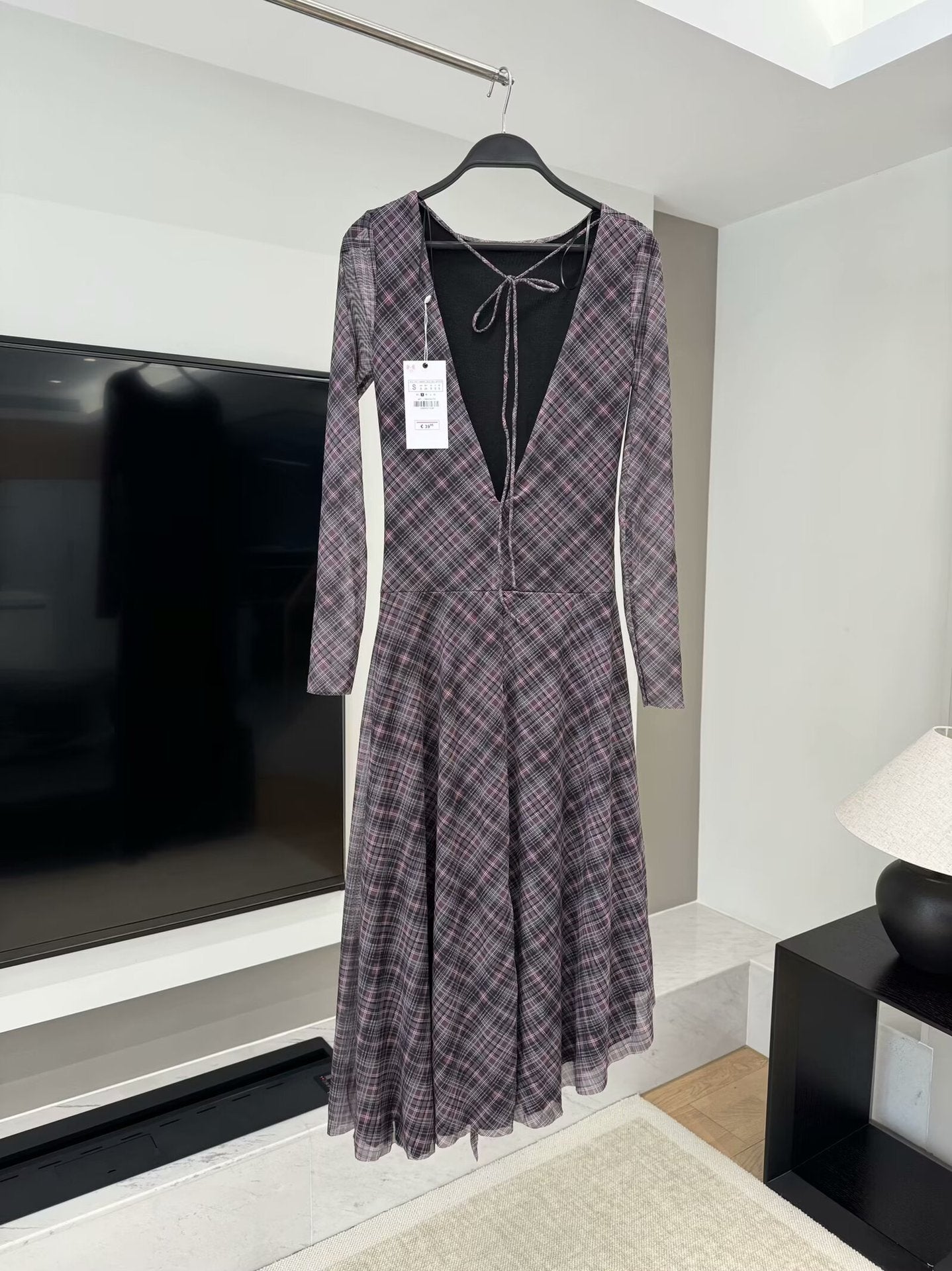 Vestido de mujer con escote en V, sexy, plisado, de red de seda, de manga larga