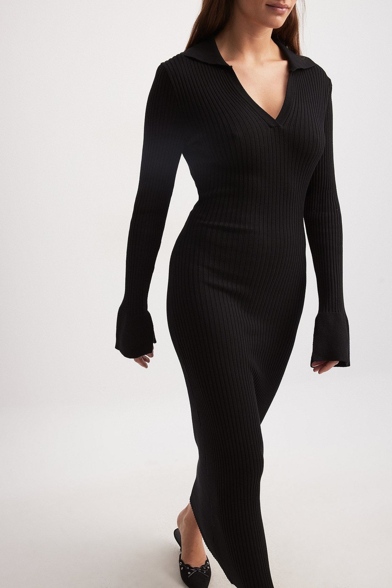 Vestido maxi de punto con escote en V profundo y manga larga para mujer