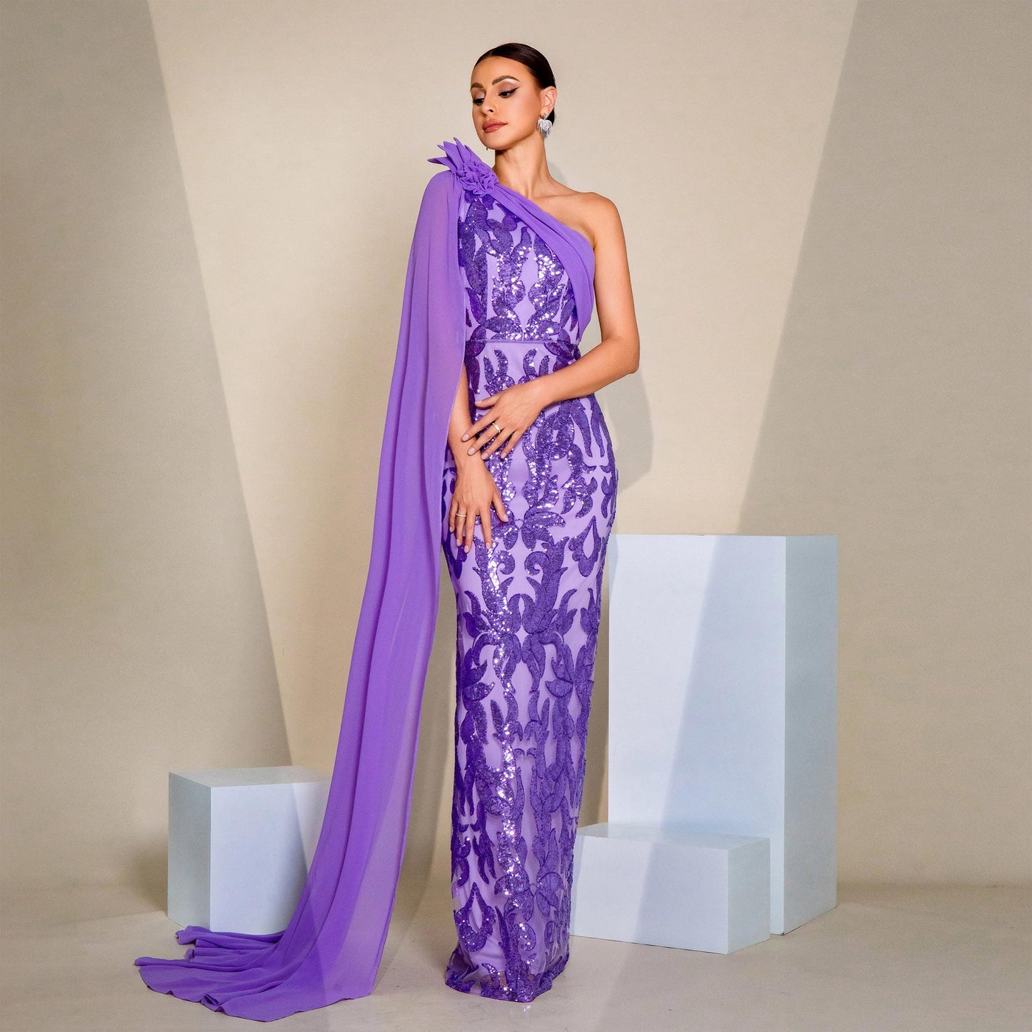 Vestido de noche elegante de alta clase para mujer, con cuello en diagonal, manga larga y cinta para cóctel, con lentejuelas
