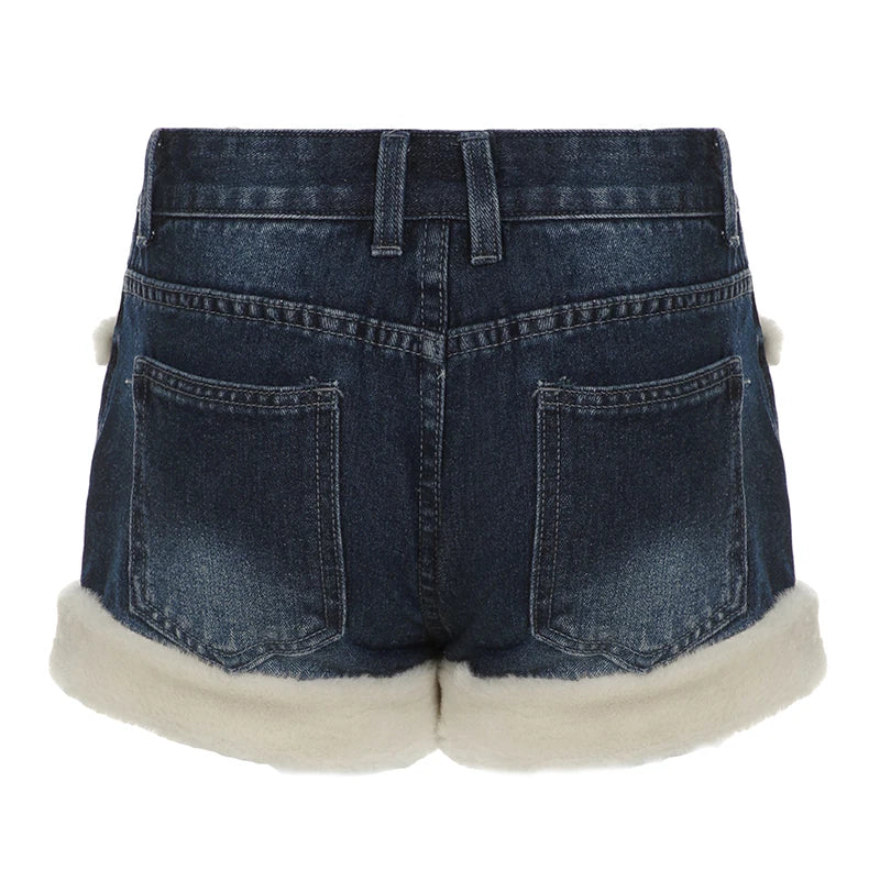 Mini vaqueros con ribete esponjoso kawaii para mujer, estilo chic, suave y dulce, diseño corto azul que combina con todo.