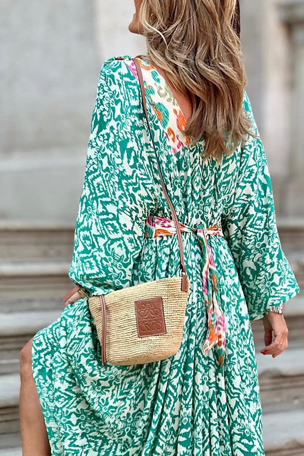 Vestido largo con cuello en V y estampado de tótem verde de Ledell