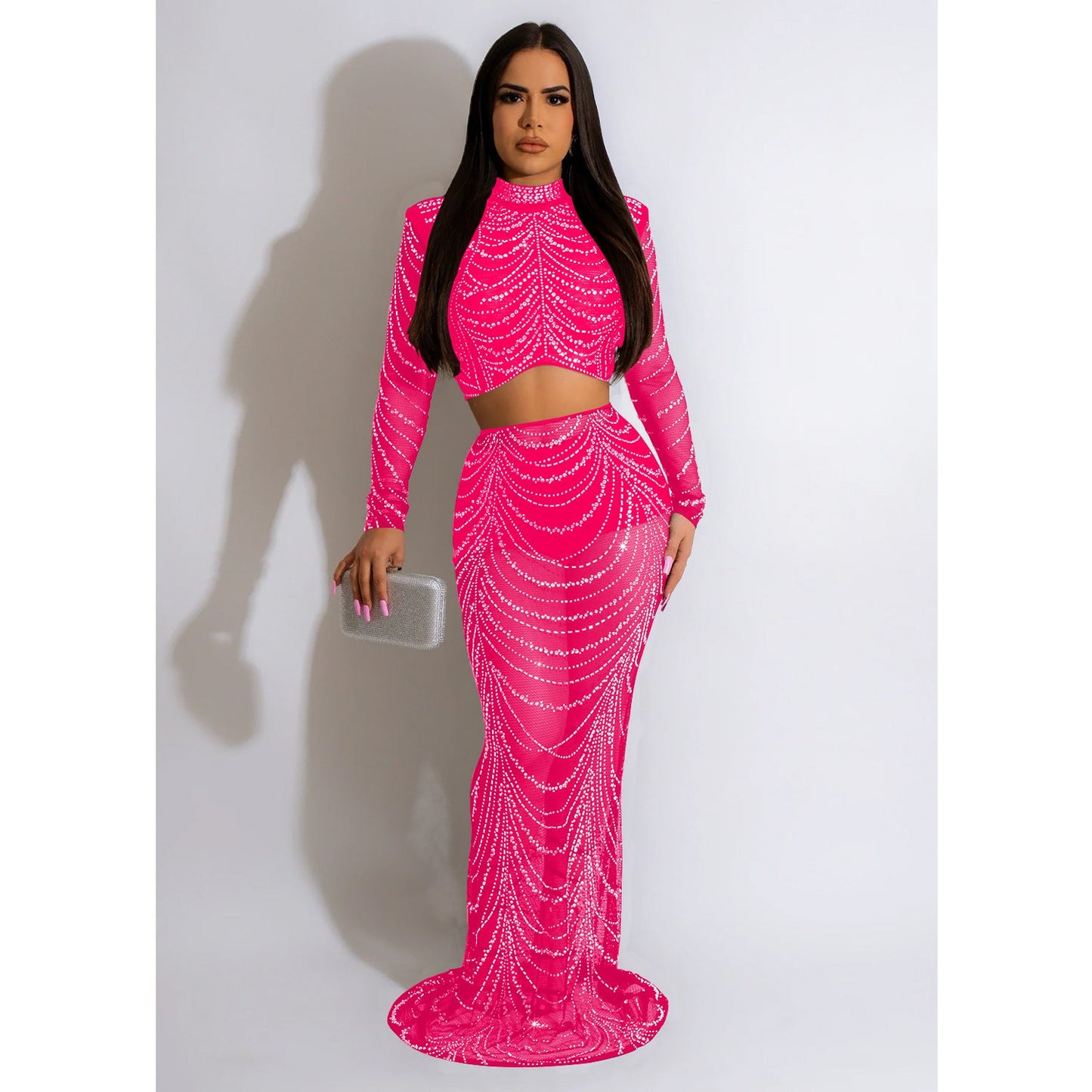Conjunto de dos piezas formado por vestido y pantalón corto, de manga larga y malla con perforaciones en color liso para mujer