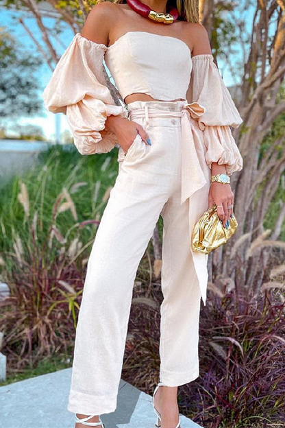 Elegante conjunto de dos piezas liso con cinturón, sin tirantes y manga larga