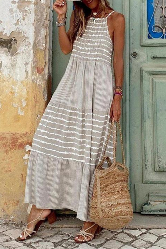 Vestidos casuales con falda pastel y tirantes finos con estampado