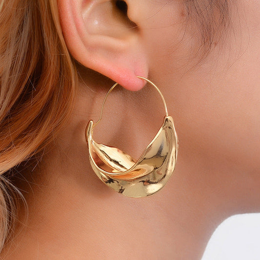 Pendientes asimétricos de patchwork geométrico de estilo urbano informal