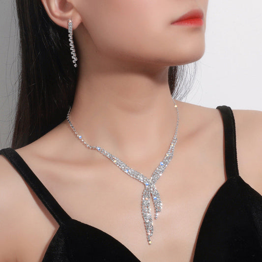 Elegante conjunto formal de patchwork geométrico con diamantes de imitación (con collares y pendientes)