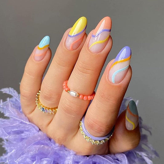 Pasta de uñas básica con estampado casual
