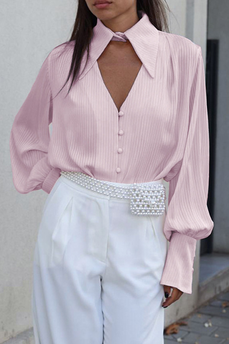 Blusa elegante de cuello vuelto con botones a rayas de estilo británico