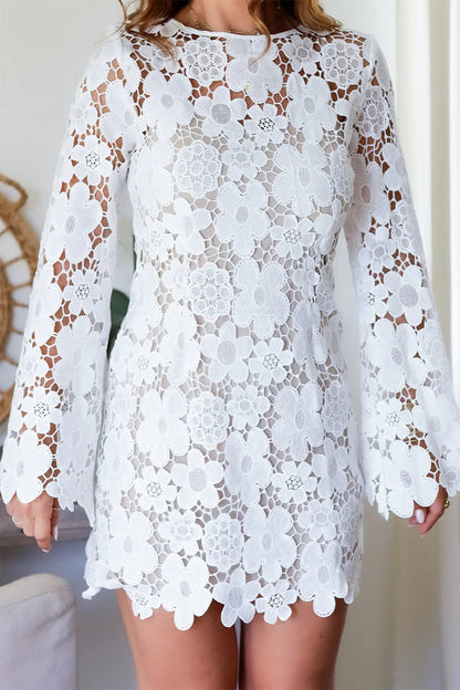 Vestidos sexis de manga larga con escote redondo y flores caladas en la espalda