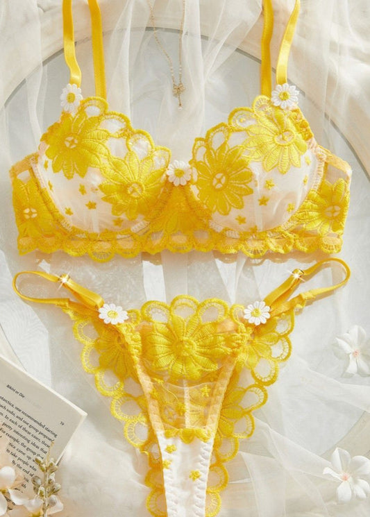 Sunlace Daisy Lingerie Set – Yellow Floral Embroidery Bra & Thong