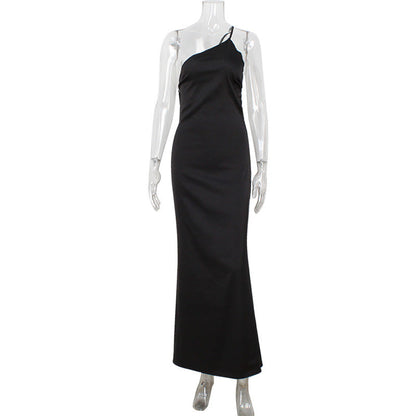 Vestido de noche elegante de color liso con escote en diagonal, tirantes finos y espalda descubierta para mujer