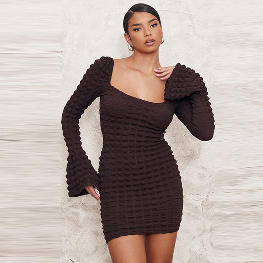 Vestido de manga larga con corsé y aberturas de seersucker para otoño e invierno.