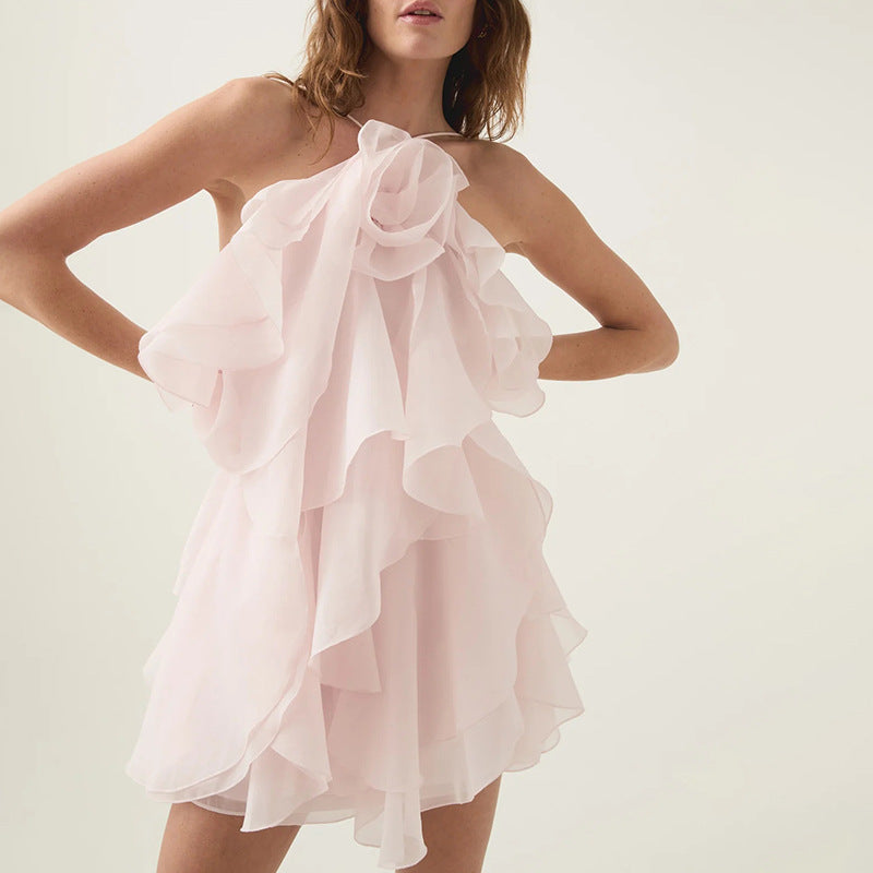 Elegante vestido corto sexy de alta calidad para principios de primavera, con cuello halter, diseño floral tridimensional, con cordones y sin mangas.