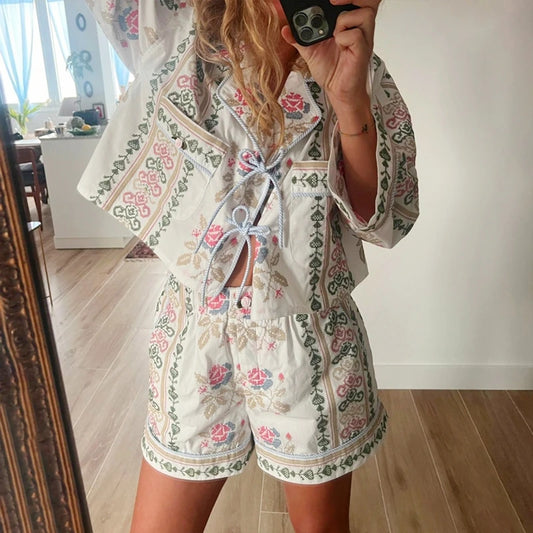Conjunto vintage de 2 piezas con estampado gráfico indie, blusa de manga larga con lazo y lazo anudado al frente + pantalones cortos Fairy Cottage Y2K Streetwear