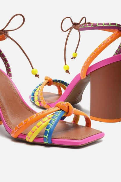 Sandalias con tiras y tacón de bloque Ciara 
