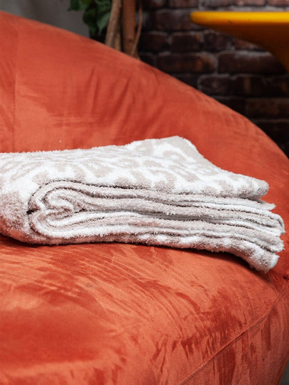 Leopard Print Cozy Fleece Blanket - Stylish and Warm